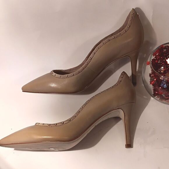 Sam Edelman Tiana Heels. Classic, Taupe , Soft Girl - Picture 2 of 10